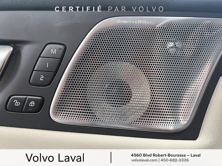 Volvo XC60 Recharge Ultimate Dark Theme 2023-17