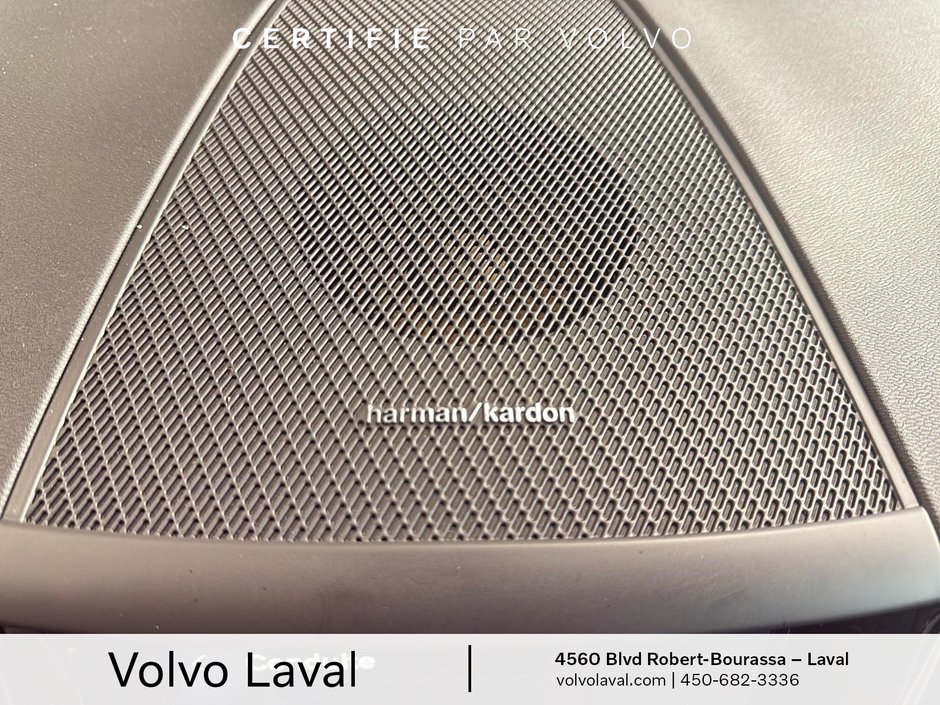 Volvo XC60 Recharge Plus Dark Theme 2023-20