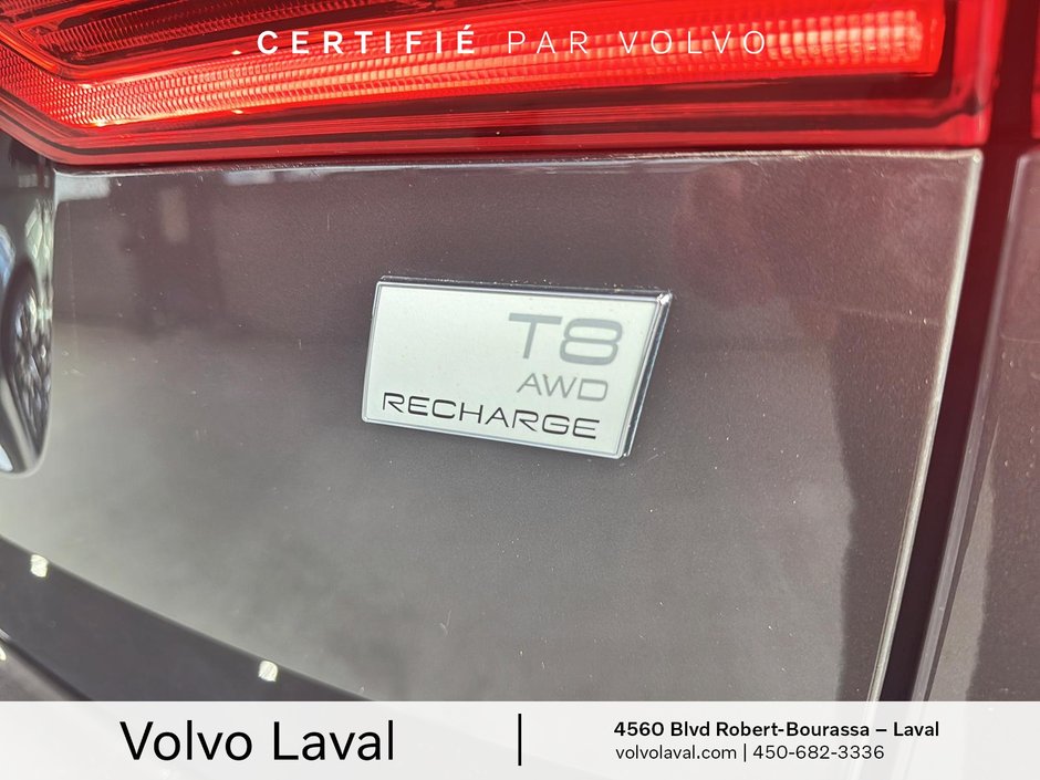 Volvo XC60 Recharge Plus Dark Theme 2023-22