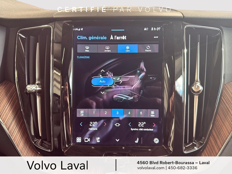 Volvo XC60 Recharge Plus Dark Theme 2023-18