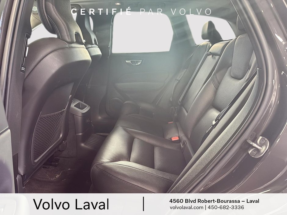 Volvo XC60 Recharge Plus Dark Theme 2023-9