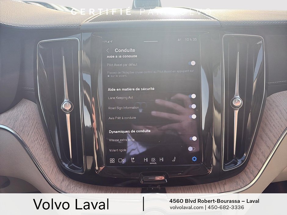 Volvo XC60 Recharge Ultimate Bright Theme 2023-23