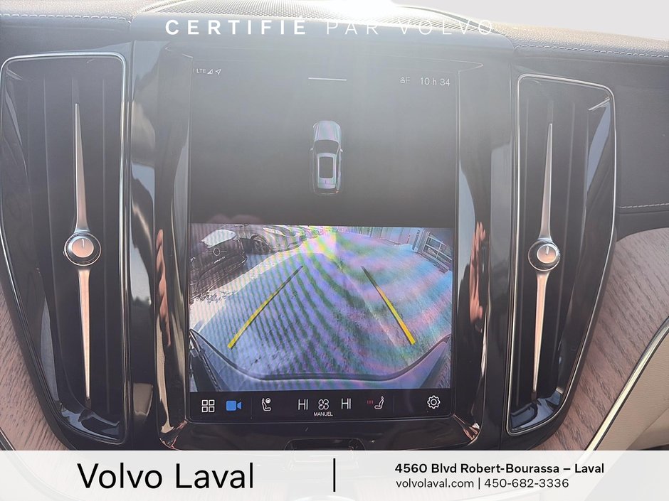 Volvo XC60 Recharge Ultimate Bright Theme 2023-21