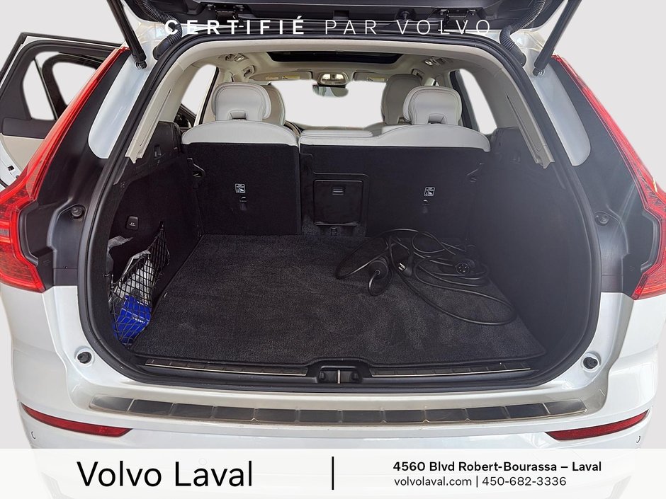 Volvo XC60 Recharge Plus Dark Theme 2024-9