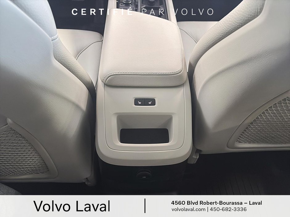 Volvo XC60 Recharge Plus Dark Theme 2024-12