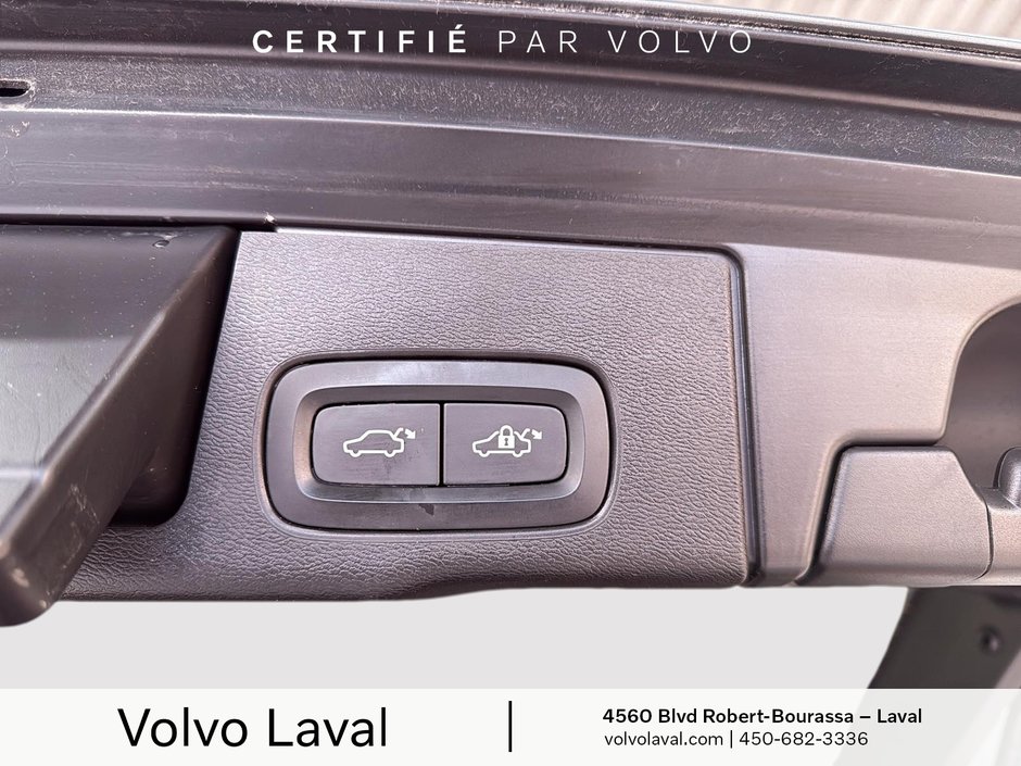 Volvo XC60 Momentum 2021-19