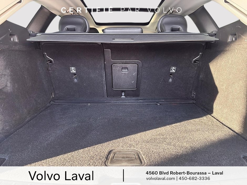 Volvo XC60 Momentum 2021-18