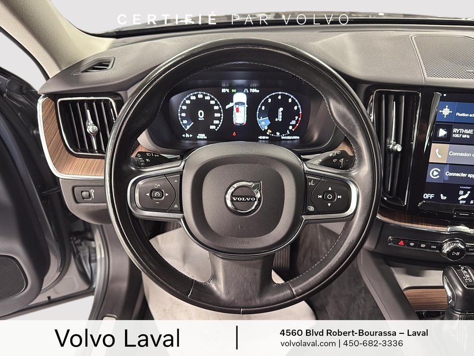 Volvo XC60 Momentum 2021-9
