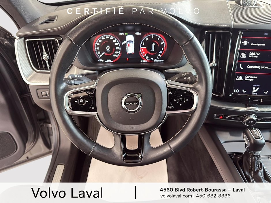 Volvo XC60 R-Design 2021-8