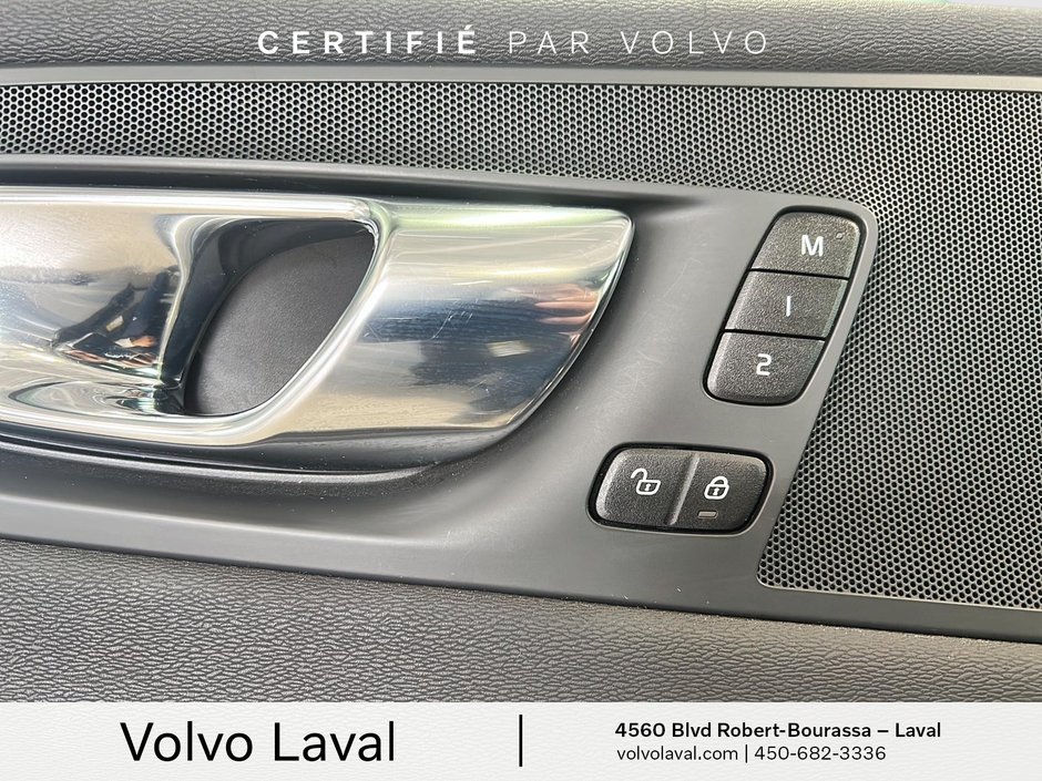 2021 Volvo XC60 Momentum-17