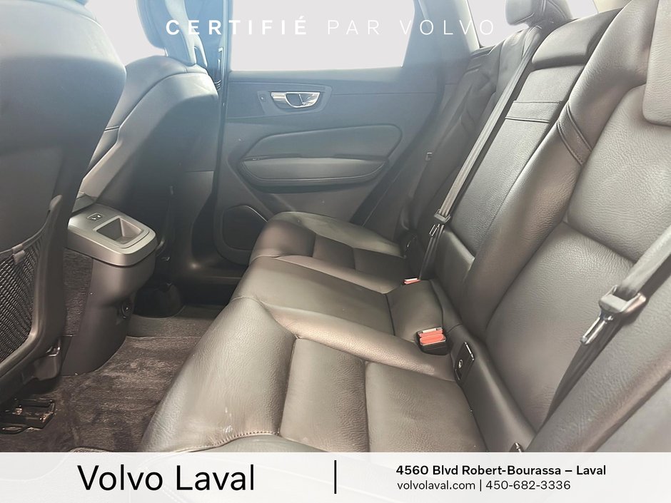 Volvo XC60 Momentum 2021-9