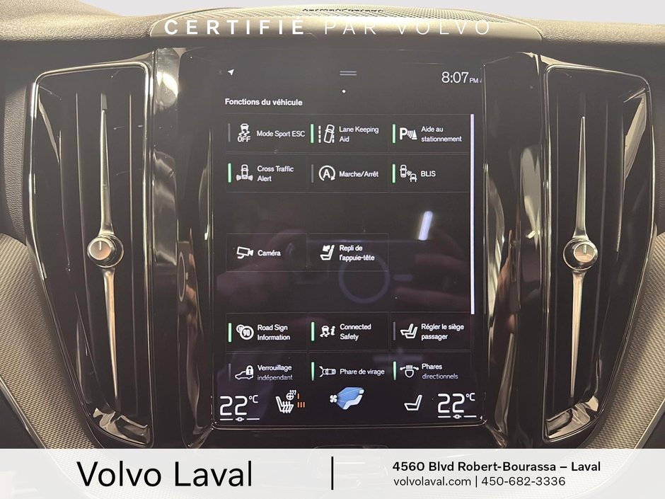 Volvo XC60 R-Design 2021-13