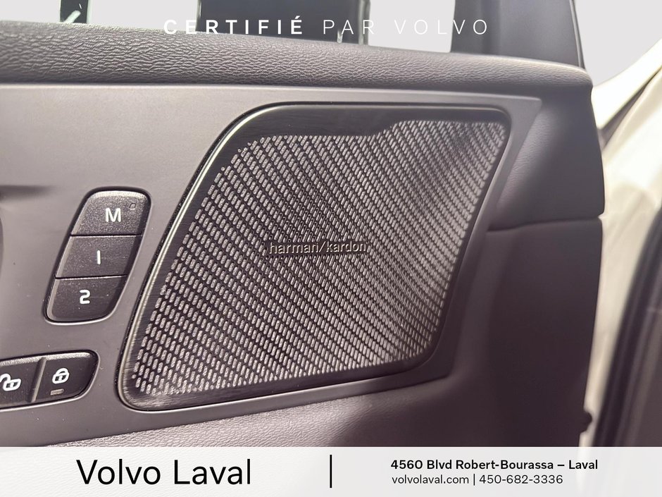 Volvo XC60 R-Design 2021-17