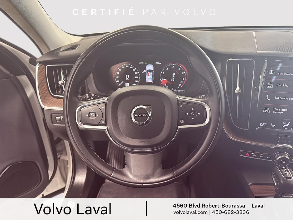 Volvo XC60 Momentum 2021-8