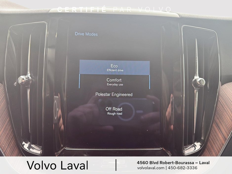 Volvo XC60 Momentum 2021-14