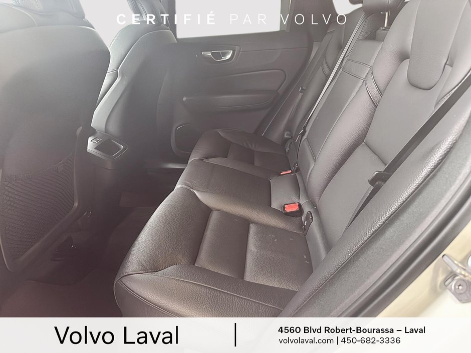 Volvo XC60 Momentum 2021-15