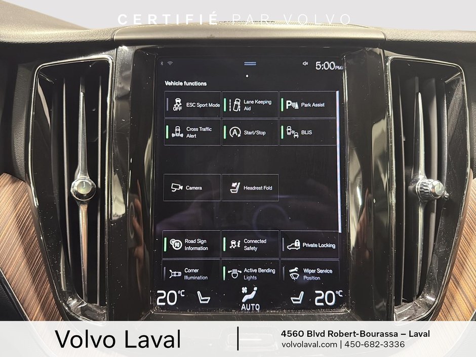 Volvo XC60 Momentum 2021-15