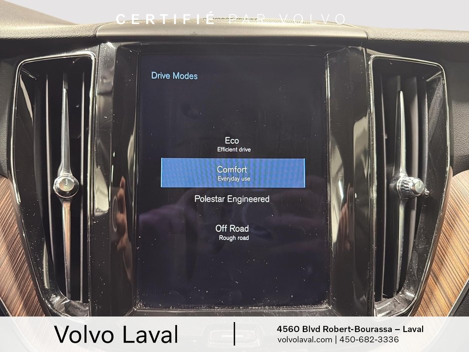 Volvo XC60 Momentum 2021-17