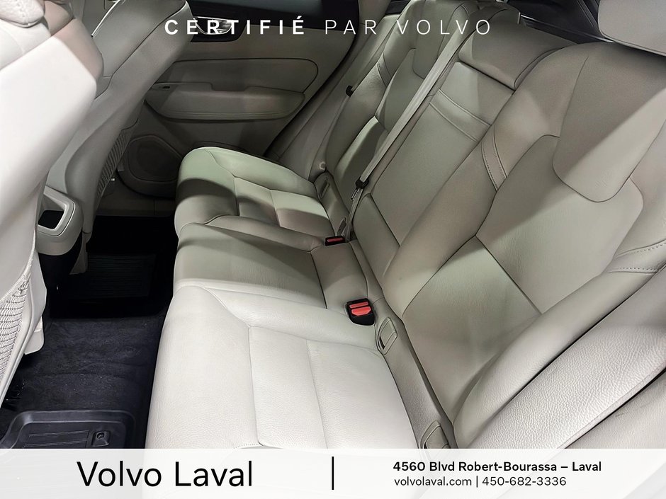 Volvo XC60 Momentum 2021-18