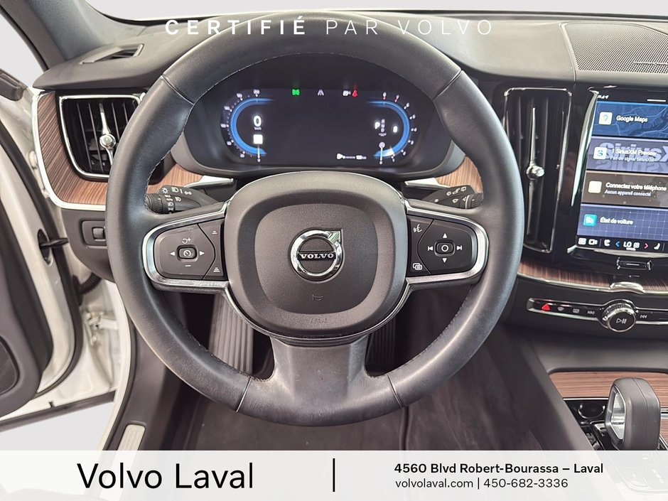 Volvo XC60 Momentum 2022-8