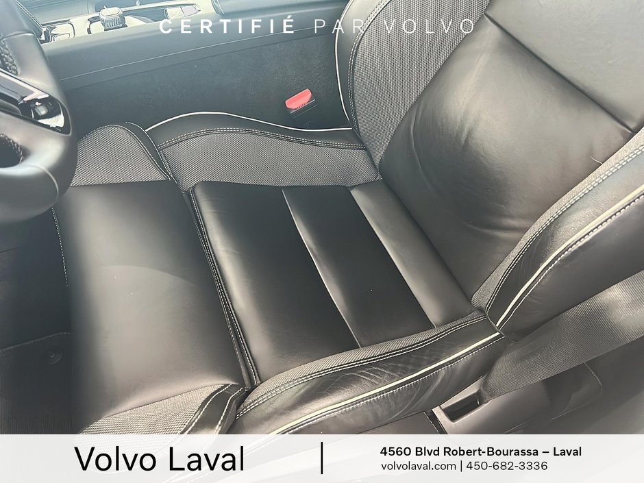 Volvo XC60 R-Design 2022-8
