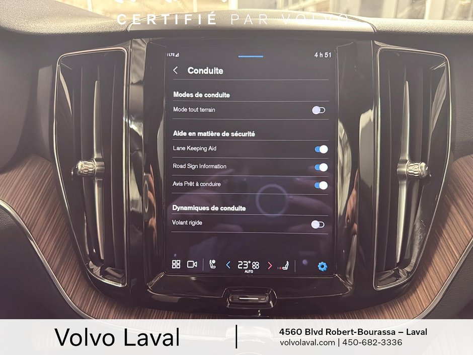 Volvo XC60 Momentum 2022-14