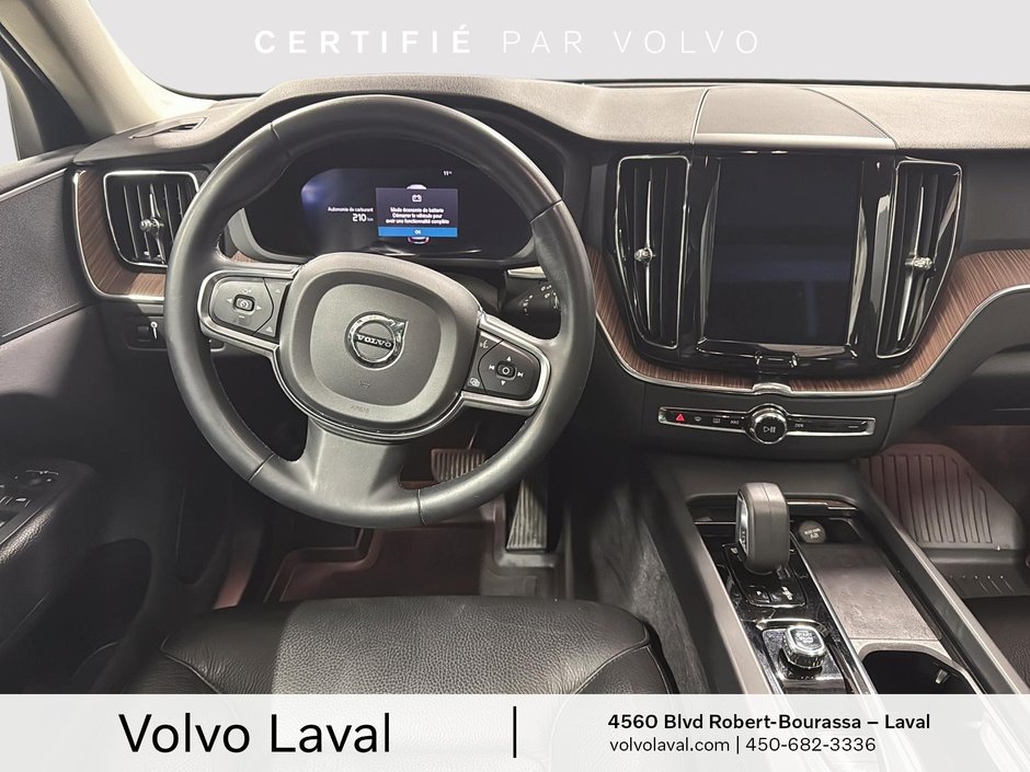 Volvo XC60 Momentum 2022-8