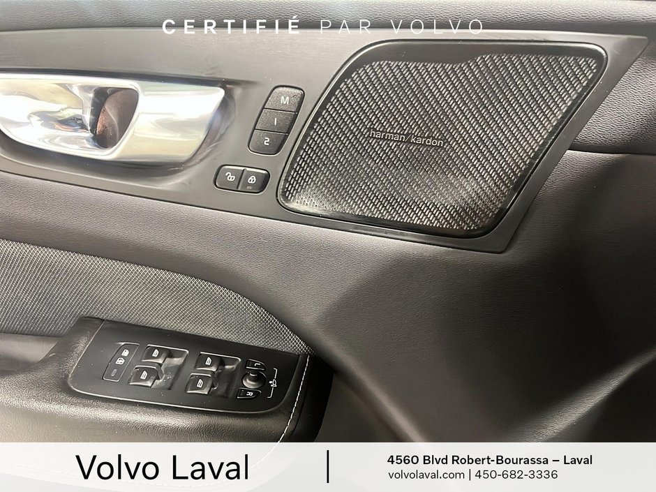 Volvo XC60 R-Design 2022-18