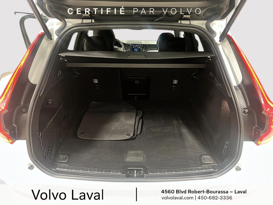 Volvo XC60 R-Design 2022-21