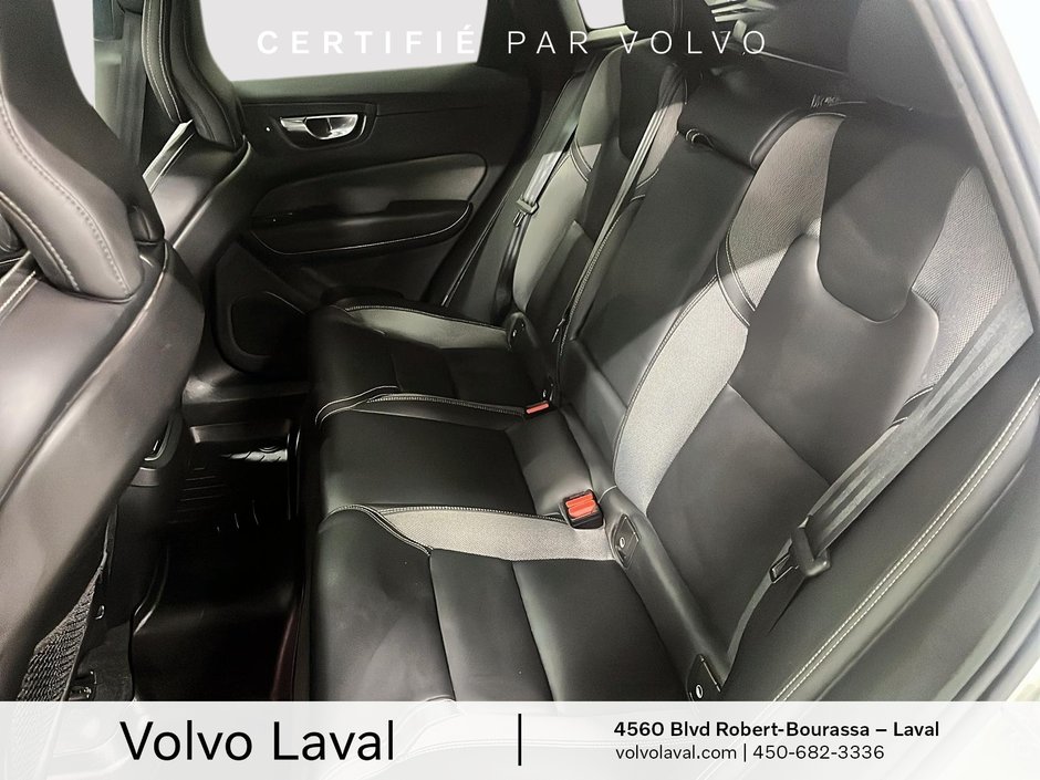 Volvo XC60 R-Design 2022-19