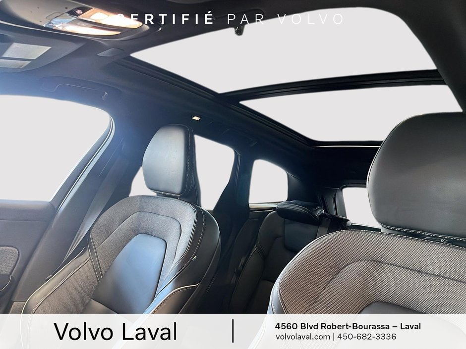 Volvo XC60 R-Design 2022-18