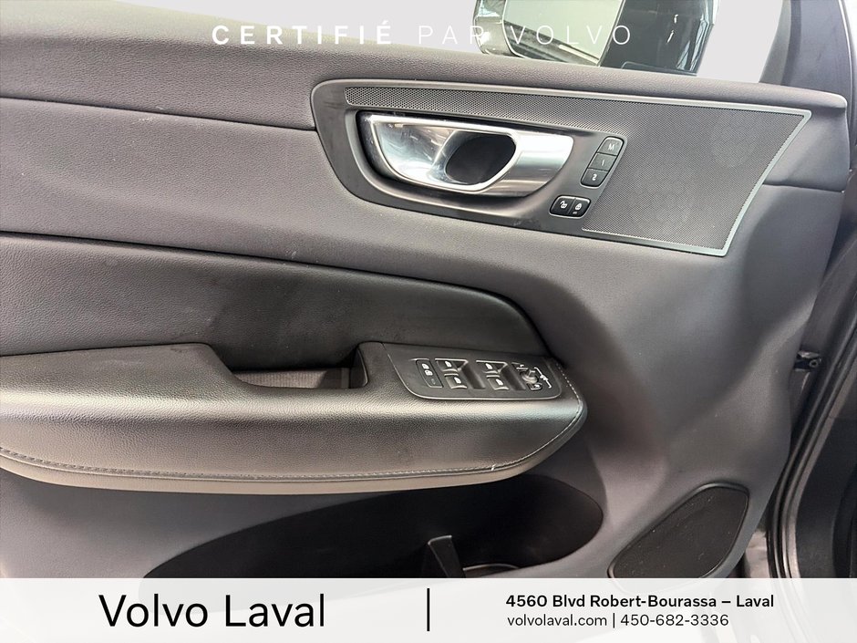 Volvo XC60 Momentum 2022-9