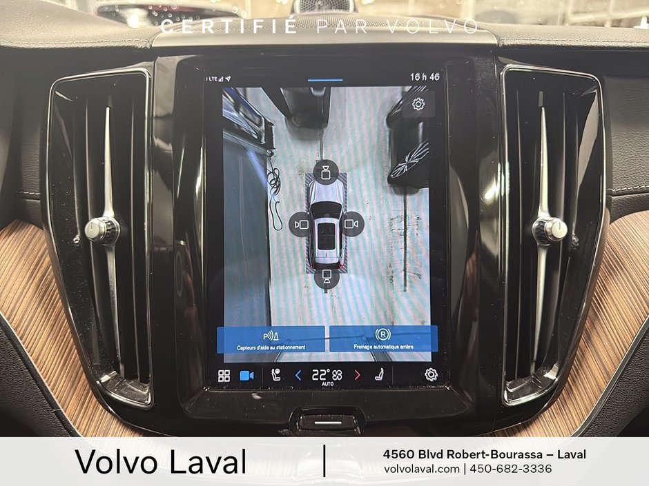 Volvo XC60 Ultimate Bright Theme 2023-15