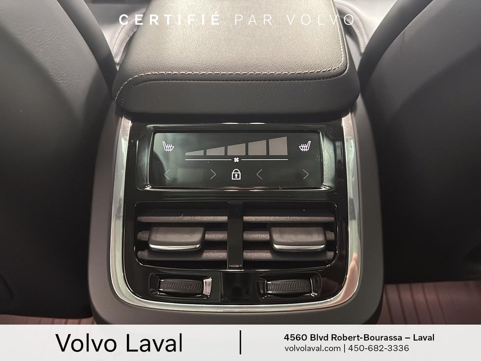 Volvo XC60 Ultimate Bright Theme 2023-10