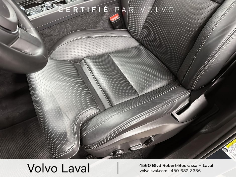 2023 Volvo XC60 Ultimate Dark Theme-4