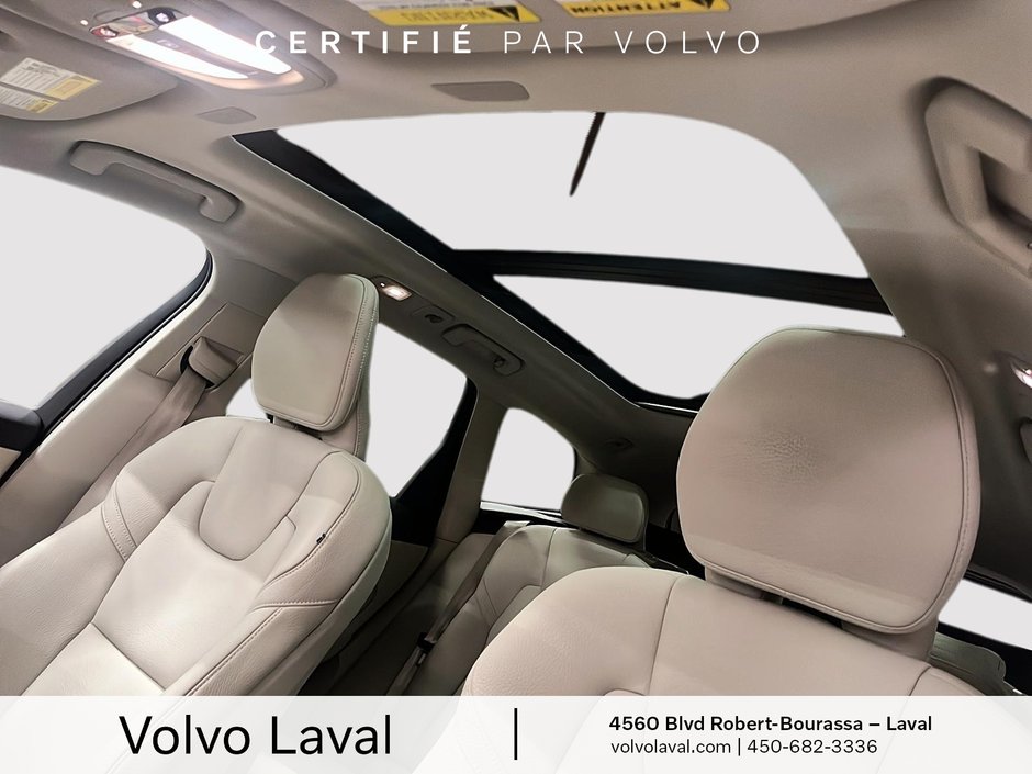 Volvo XC60 Plus Bright Theme 2023-16