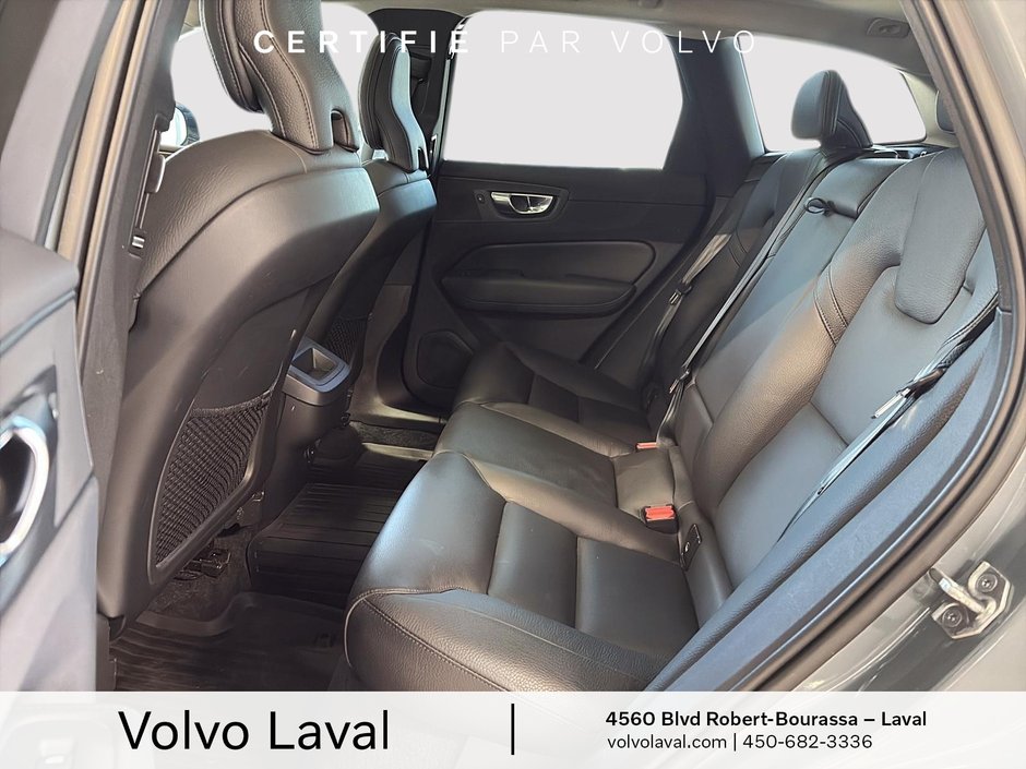 2023 Volvo XC60 Plus Dark Theme-10