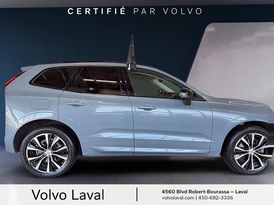 2023 Volvo XC60 Plus Dark Theme-3