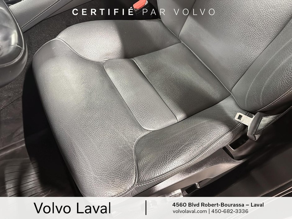 Volvo XC90 Momentum 2021-8