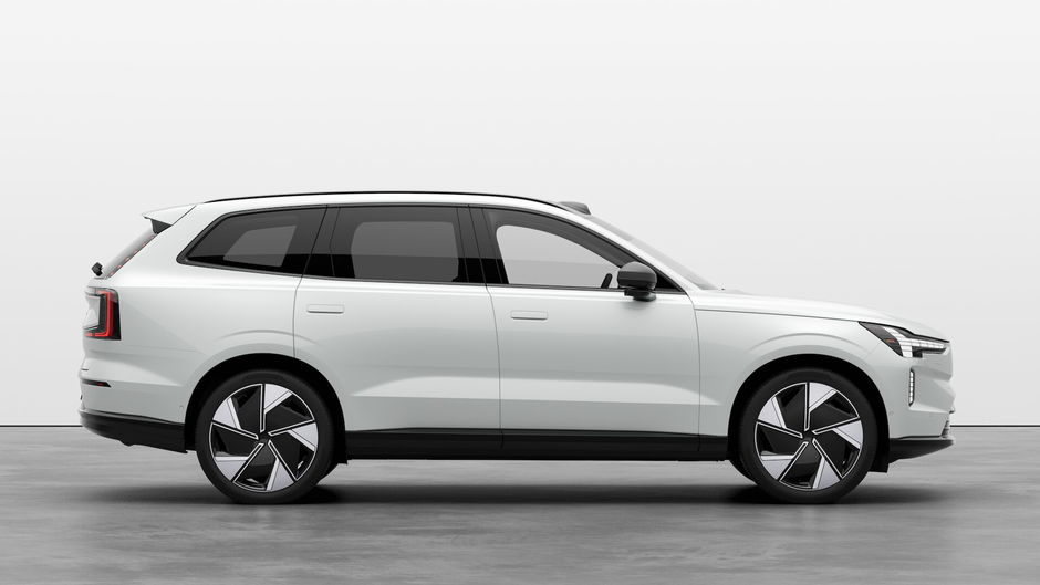 2025 Volvo EX90 ULTRA-4