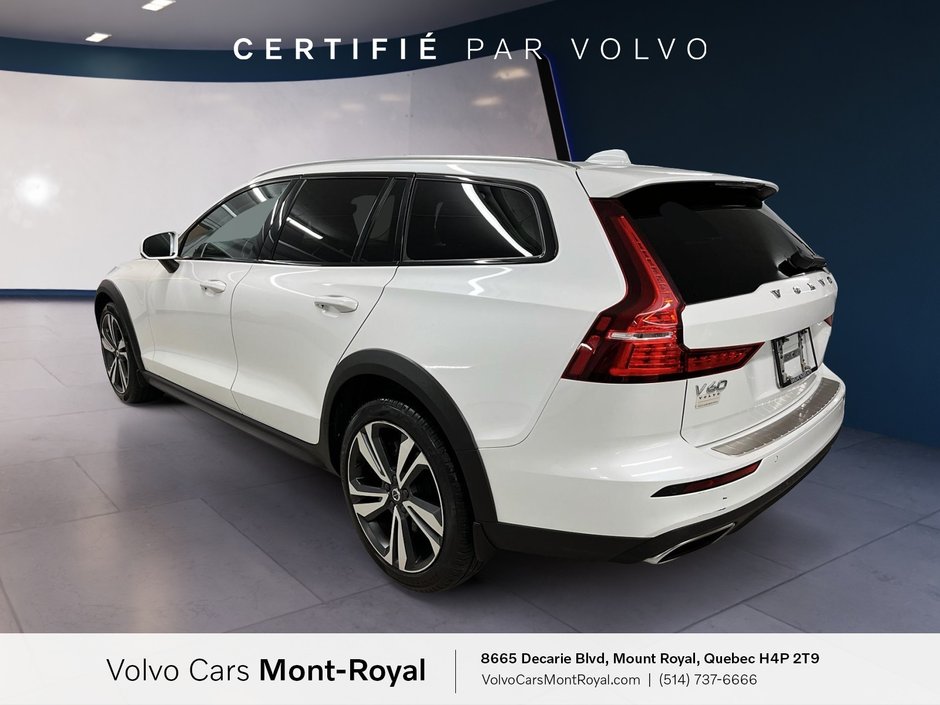 Volvo V60 Cross Country  2022-3