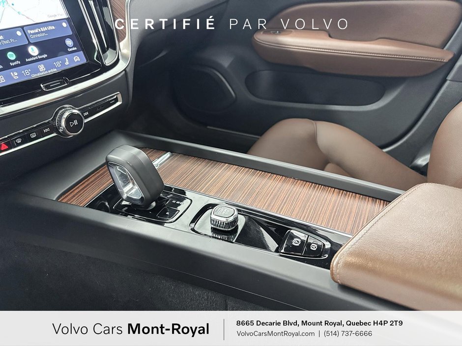 2023 Volvo V60 Plus Dark Theme-13