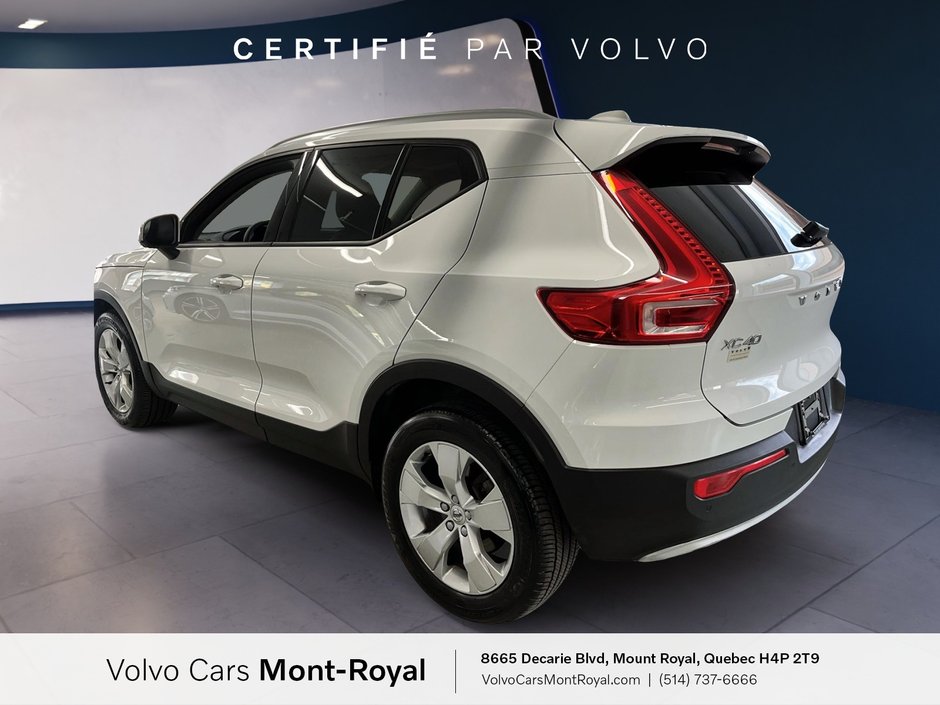 2022 Volvo XC40 Momentum-3