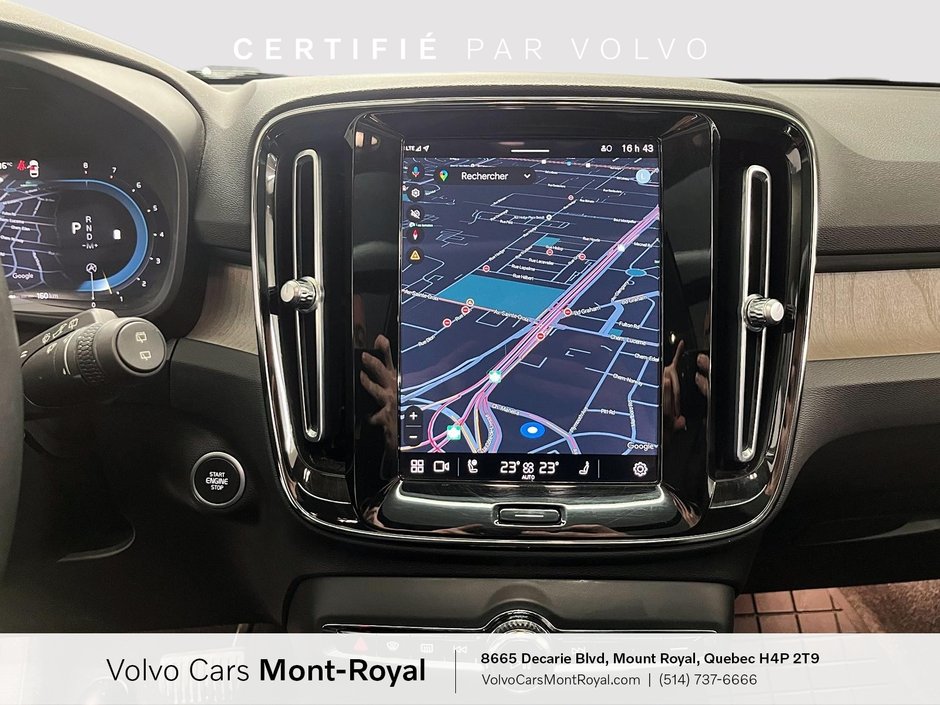 Volvo XC40 Plus Bright Theme 2023-14