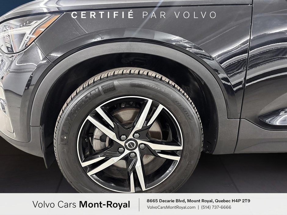 Volvo XC40 Plus Dark Theme 2023-5