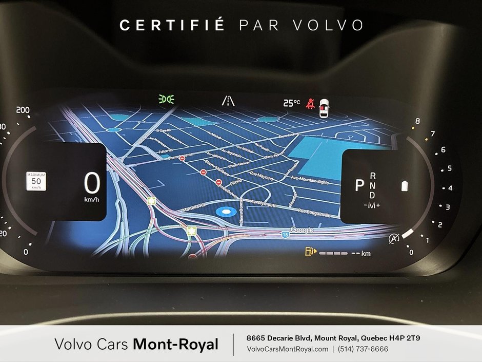 Volvo XC40 Plus Dark Theme 2023-12