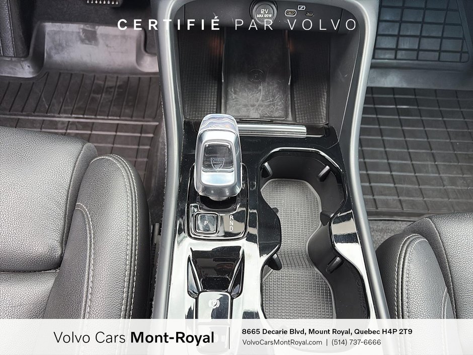 Volvo XC40 Ultimate Bright Theme 2024-13