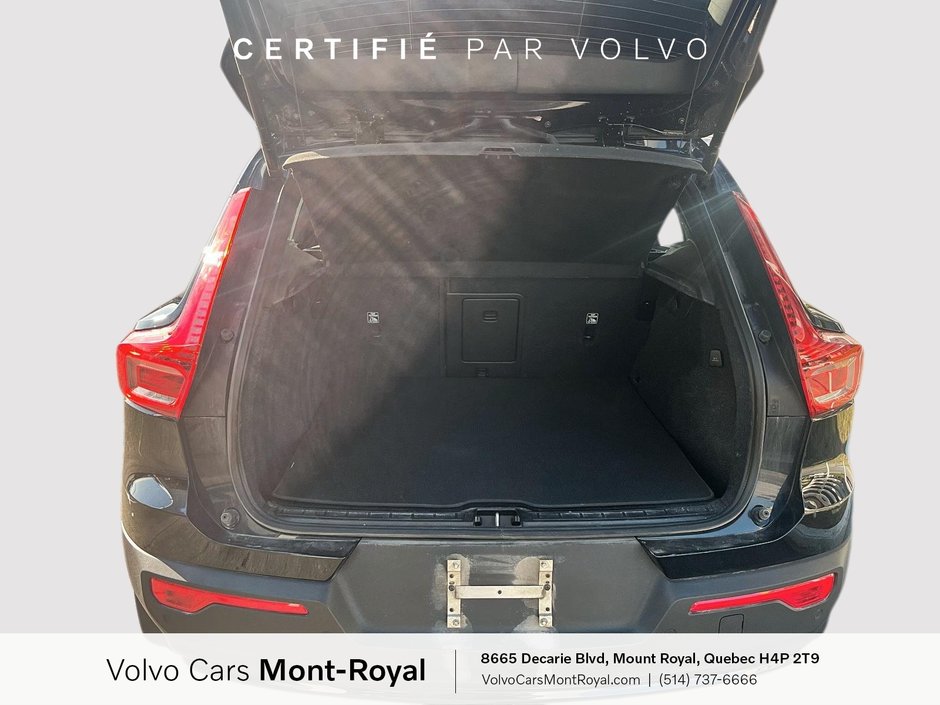 2025 Volvo XC40 Plus Dark Theme-4