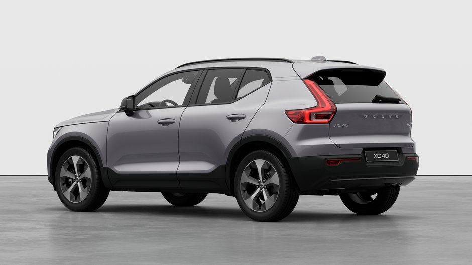 2026 Volvo XC40 PLUS VERSION FONCÉE-1