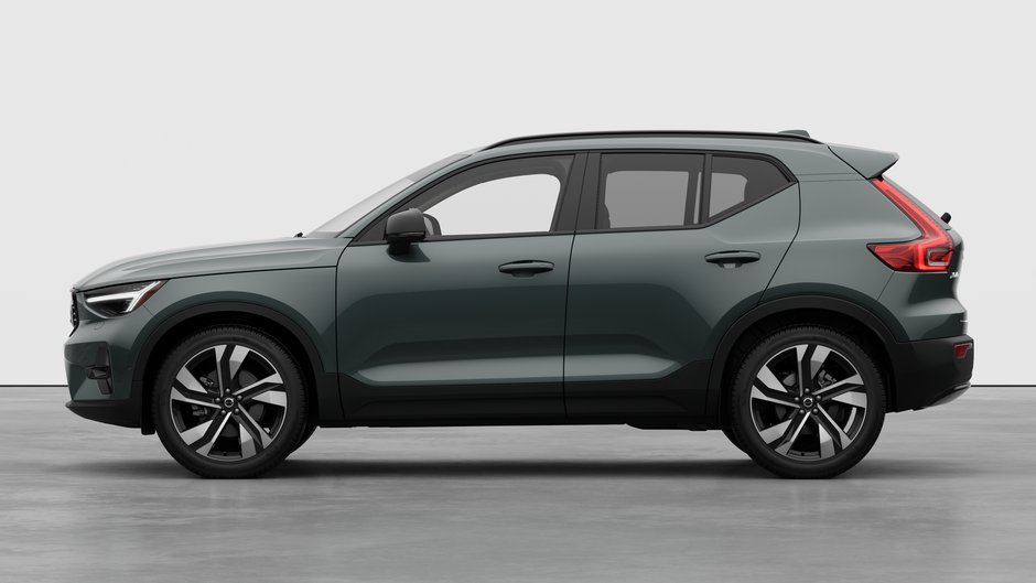 2026 Volvo XC40 ULTRA DARK THEME-7
